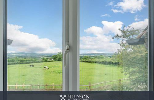 Modern Snitton Cottage & Gardens - Photo 21