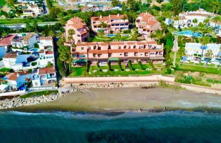 No10 - Beachfront Estepona close to port, 2 bedroom, 2 bathroom, sleeps 5 - Photo 56