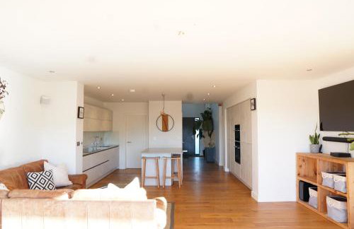 Stunning 4 Bedroom Home with Wild Spa, Gym & Hot Tub - Foto 12