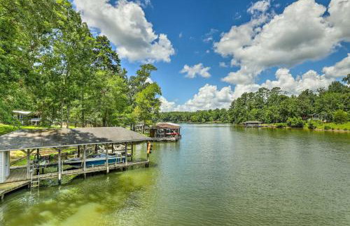 Waterfront Sparta Gem with Fire Pit and Kayak! - Foto 31