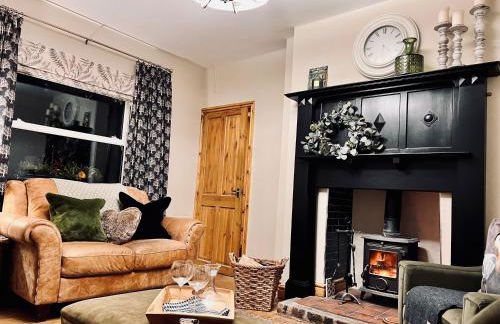 6 Luxury home near family park Pet friendly - Photo 6