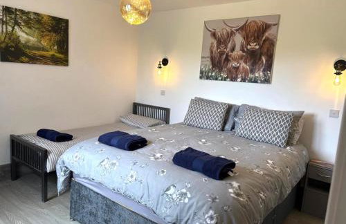 POPPY LUXURY LODGE Sleeps 8 at Fairview Farm, Ravenshead, Nottingham Near Sherwood Forest, Dog Friendly, Farm Stay great for wedding groups, families, Hen Do's, friends gatherings with amazing views - Foto 28