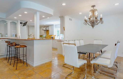 Cozy Home with Pool and Jacuzzi Minutes from Universal Studios - Foto 11