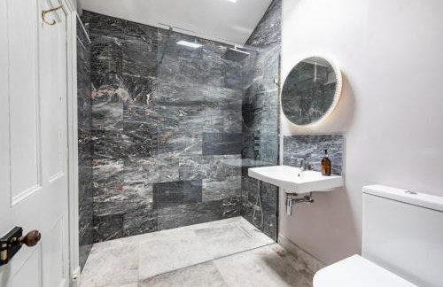 Topside House - Beautiful 7 bedroom house with hottub wifi and parking near Bath Wells Frome - Foto 45