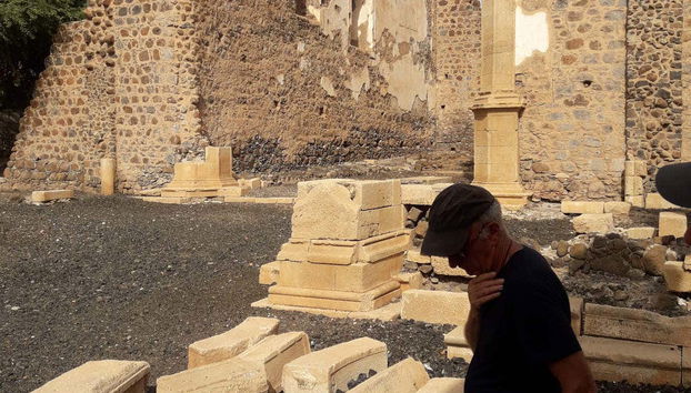 Visiting the ruins of the cathedral
