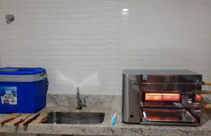 Edf Gil Nogueira - Praia do Morro - GUARAPARI - ES - Brasil - 4º Andar TELA Proteção - FRENTE Sol Manhã - 02 quartos com Split - WIFI - Varanda Gourmet com CHURRASQUEIRA - 02 elevadores - 01 Vaga - PISCINA - Sauna - Portaria 24 HRS - 50m da Praia do Morro - Photo 10