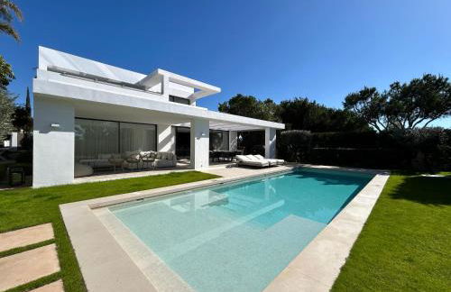 Villa exclusiva con piscina privada climatizada - Foto 1