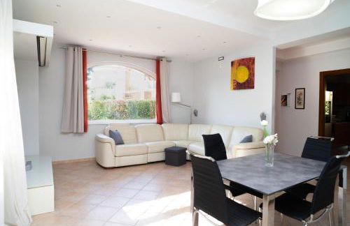 Moderna villa con piscina a due Passi dal Golf Club - Foto 18