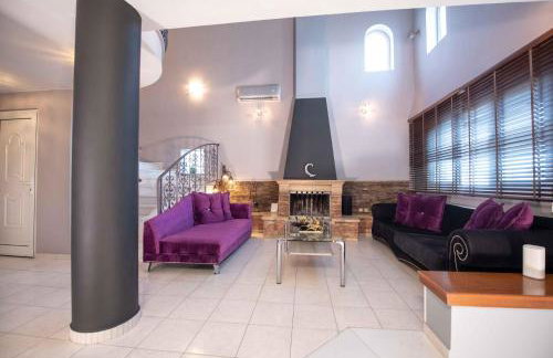 Dana's Luxury Maisonette - Photo 3