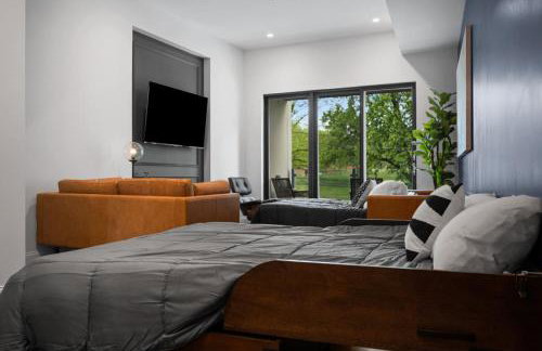 Immaculate Penthouse Double King Suite on Butler St with rooftop deck and free off street parking - Foto 14