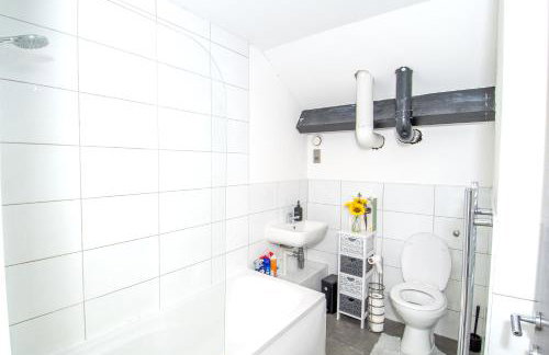 2BR Flat WiFi, Parking Contractors & Families - Foto 24