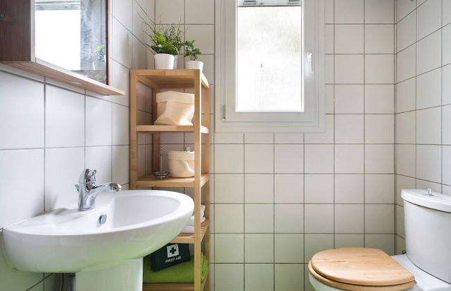 Cute Yellow Handmade House With Garden - Foto 26