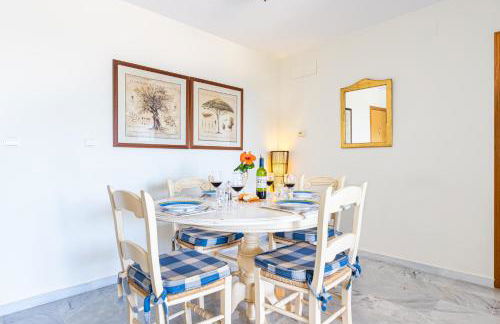 Sun & Sand Beach Apartment - Photo 10