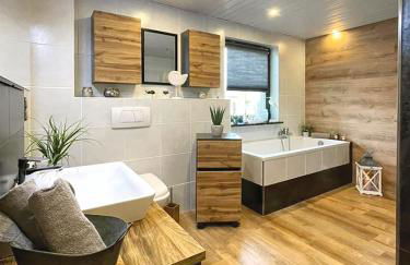 Ferienhaus Am Hang, Sky-Entertainment, DAZN, Carport, alles Barrierefrei - Foto 16