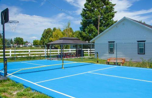 Cozy and Chic Abode about 11 Mi to Bloomington Lake - Foto 1