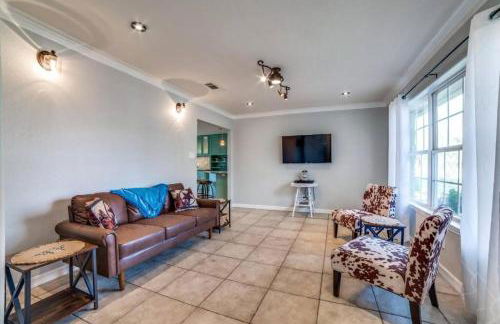 6 BDRM Wine Country Compound on 2 Acres! Pool/HotTub & Club House - Foto 20