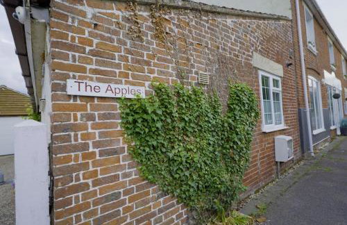 Quirky & cosy 1 or 2 bedroom house in peaceful village - Photo 12