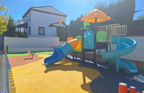 Extraordinaria Villa con piscina y chimenea - Photo 3