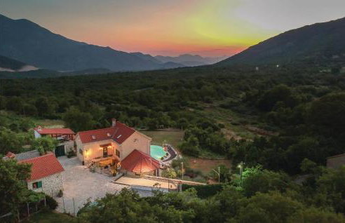 7 Bedroom Gorgeous Home In Grabovac - Photo 17