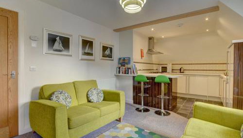 The Old Auction Rooms Lot 2 Central with Private Parking - Photo 4