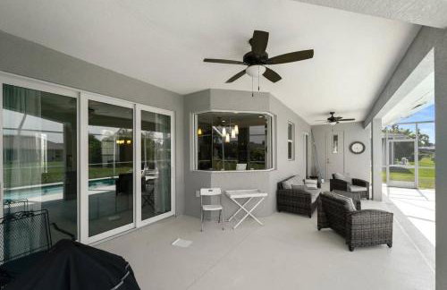 Sun-Soaked & Tranquil Getaway Relaxing Pool Area - Foto 23