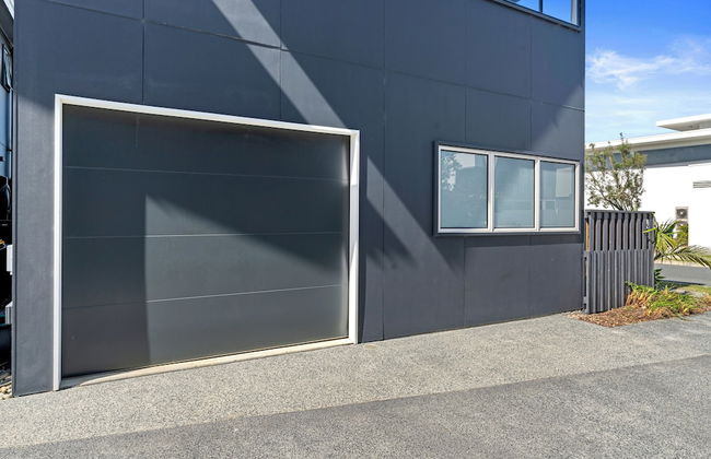 1 Bedroom Modern Townhouse in Casuarina - Photo 14