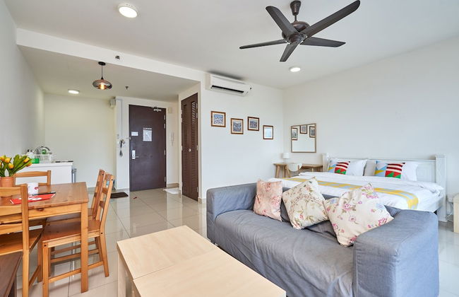 OYO Home 44001 Elegant Studio Setia Alam Trefoil - Foto 2