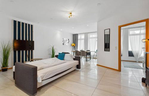 Groß, modern, vollausgestattet, gemütlich mit Küche und Parkplatz für Urlaub oder Business - Foto 28