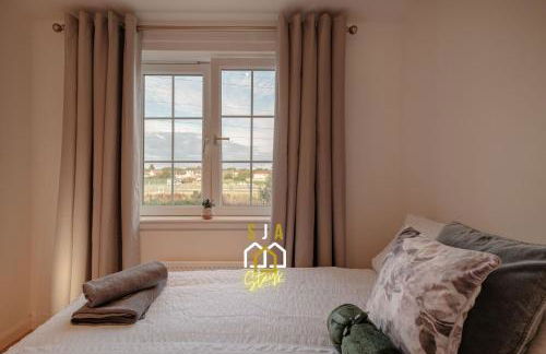 Mackie Residence - SJA Stays - 3 Bed Apartment with parking - Foto 59