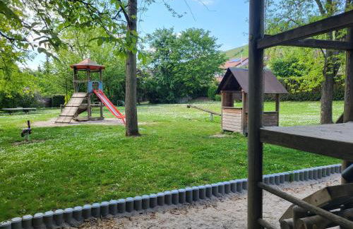 Ferienapartment Schlummerhausen für bis zu 5 Personen, Haustiere willkommen und kostenfrei, mit Einbauküche, WLAN, Smart-TV, Alexa - Foto 9