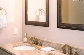 New 4 Bedroom House for Downtown Travelers - Foto 32