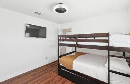 Spacious 4-BR Home Near Allen Outlets & Dining - Foto 14