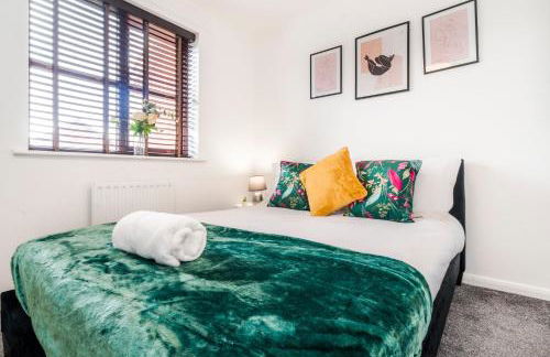 Free parking, Private Garden and Netflix, Charming Elegant 2 bedroom House Nottingham - Photo 67