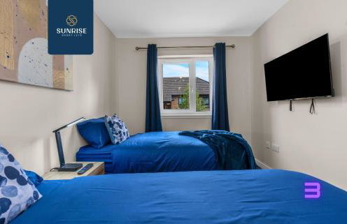 L2 - INVOICE and REDUCED PRICE only via SUNRISE SHORT LETS DUNDEE, Stunning 4 Bed House with 6 Beds and 3 bathrooms, TVs in each room, Free Parking, Fully Equipped, Local Amenities, Easy Ring Road Access, Special Rates and ONLY 9 Mins to STANNERGATE Ports - Foto 26