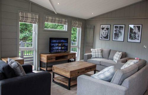High Oaks Grange - Contemporary Lodges - Photo 20