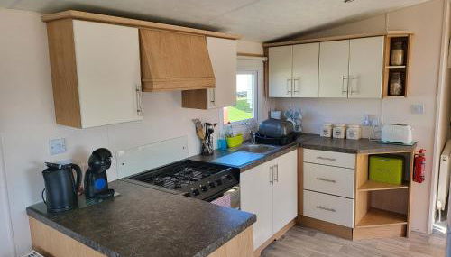 Parkdean Kessingland Beach Holiday Chalet - Photo 3