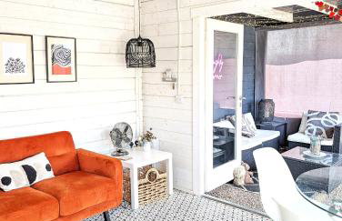 Rural Private Lodge - With Hot Tub - Outdoor Kitchen and Covered Lounge for Two - Foto 17