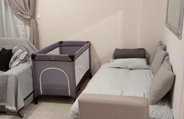 Ηome & Garden with parking close to Olympic Stadium - Foto 15