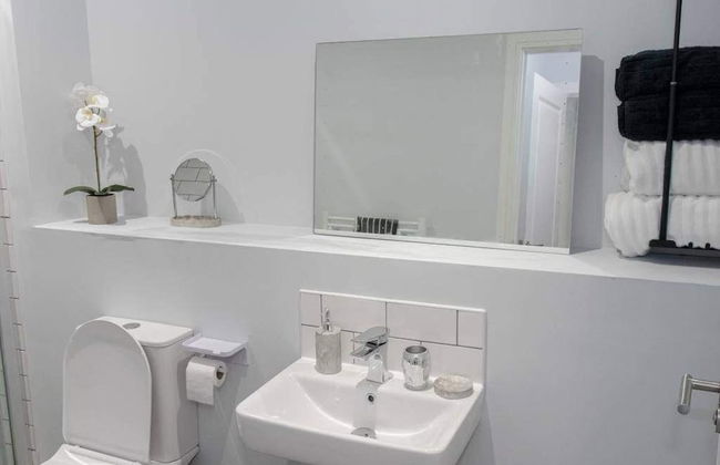 2br-sleeps4-citycentre-parking-rooftop - Foto 18