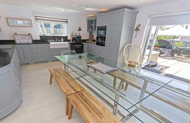 Shippenrill Croyde 6 Bedrooms, Sleeps 14, Hot Tub - Foto 5