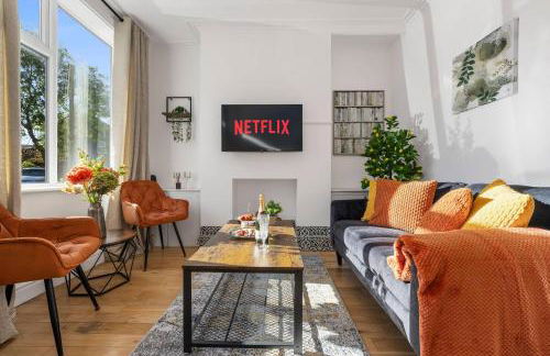 Metrolink Steps Away • Fast City & Airport Links - Foto 6