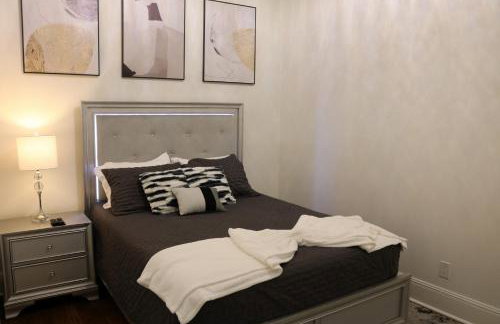 The Luxe Building- 2 Bedroom Apartment in Metropolis - Photo 23