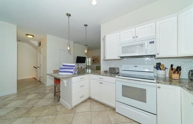 Footprints in the Sand managed by Beach Retreats - Photo 11