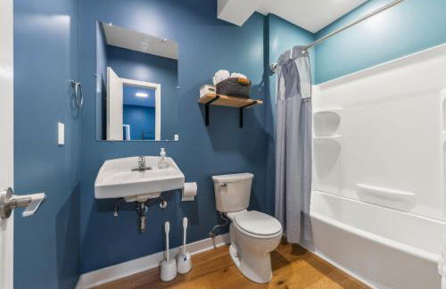 4BR Home with 4 Private Bathrooms 20 Min from Airport - Foto 24