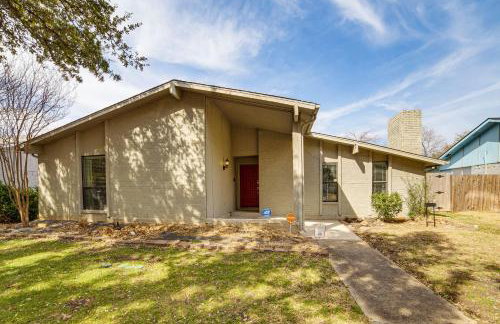 DFW Home Base! Quiet Suburb Stay with Yard - Foto 27