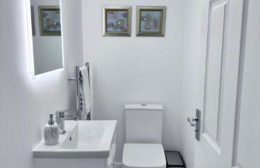 Watford Junction Oasis - Modern 3BR Ensuite with Garden - Foto 15