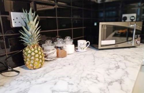 Central Manchester Modern 4 Bed House - free parking - Foto 18