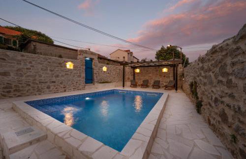 House AnaDora with pool - Zlarin - Photo 22