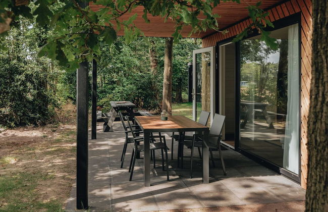 Spacious Villa in Forest Park - Photo 16