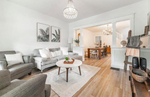 6 Bedroom Duplex Sleeps 14 Close to Lucas Downtown - Photo 3